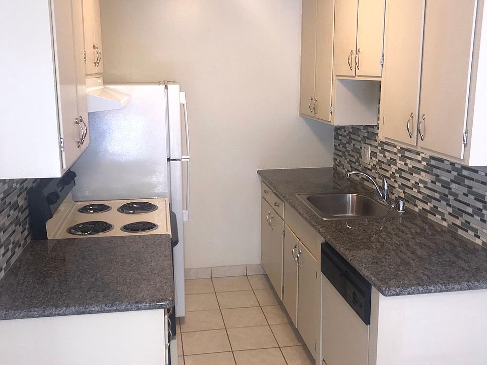 1st image of 456 Wayne Ave #2