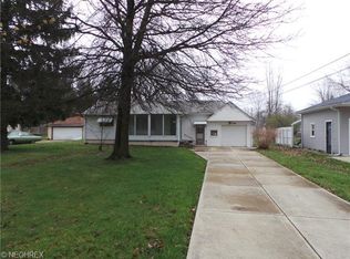 5585 Columbia Dr, Bedford Heights, OH