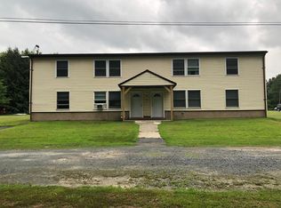 126 Georgi Cir APT B, Milford, PA 18337