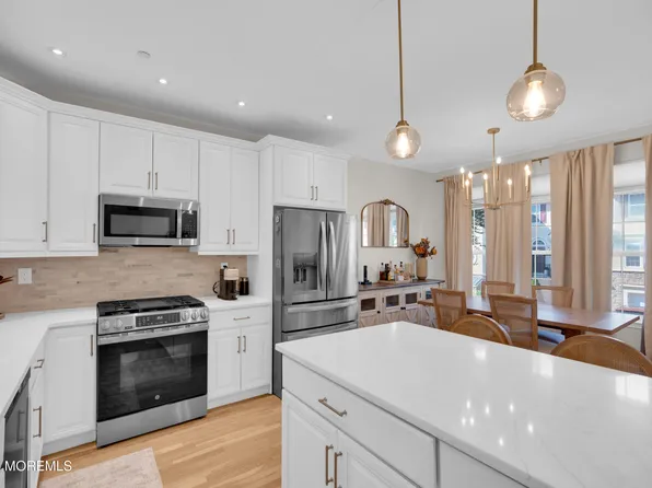 41 W Aspen Way, Matawan, NJ 07747