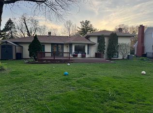 216 S Charles St, Naperville, IL 60540