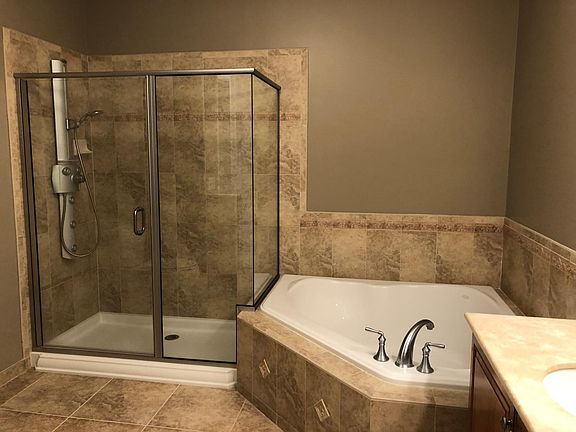 5th image of 1915 Towne Centre Blvd Unit 709