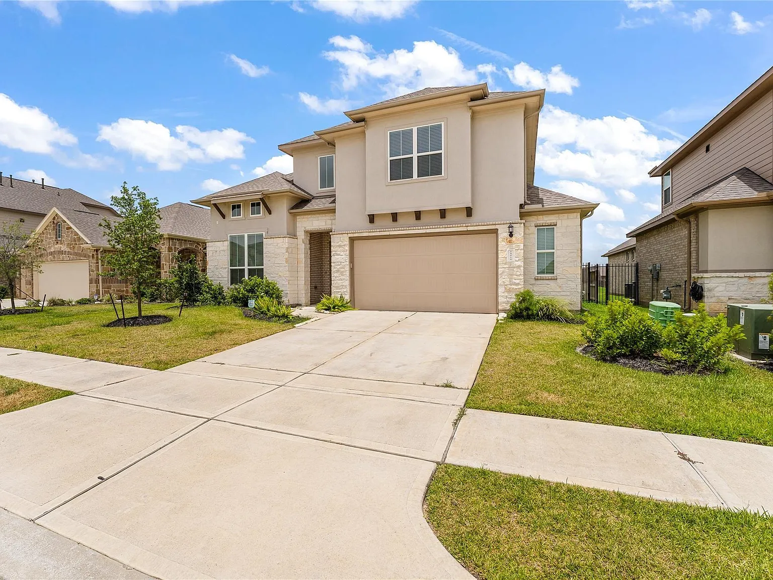 4 bed, 4.5 bath, 3634 sqft, $3,650 — Photo 3