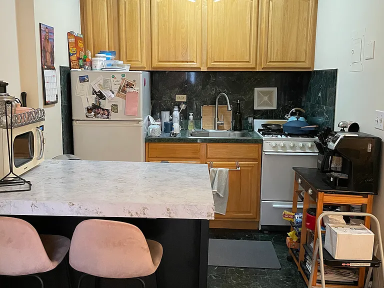 241 E 14th St #5B — Photo 6