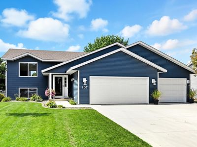107 Century Ln, Silver Lake, MN, 55381