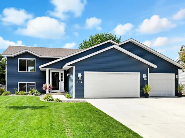 107 Century Ln, Silver Lake, MN 55381