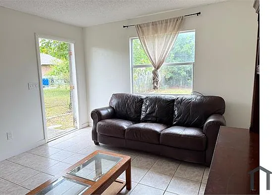 1604 Cypress Dr — Photo 7