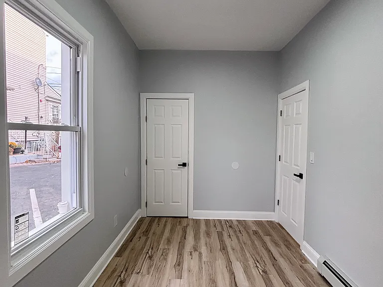 48 N York St #1R — Photo 2