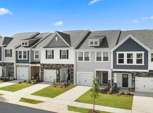 920 Kensley Grove Ln, Fuquay Varina, NC 27526