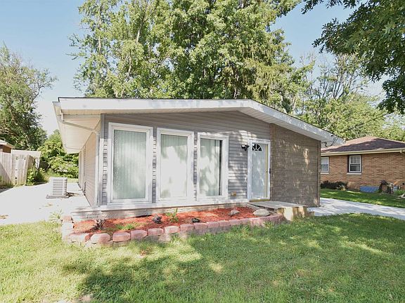 3rd image of 2127 N Ardell Pl