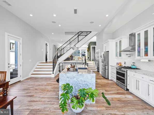 266 Krams Ave, Philadelphia, PA 19128