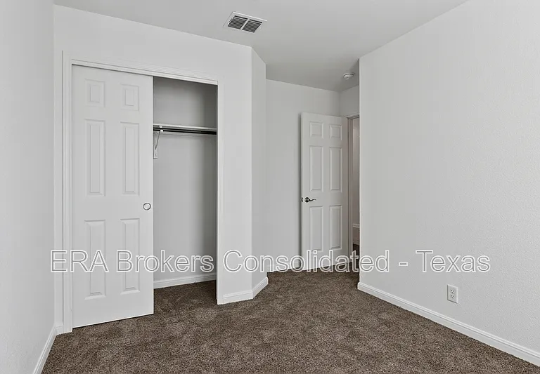 7703 Brisbane Bnd — Photo 16