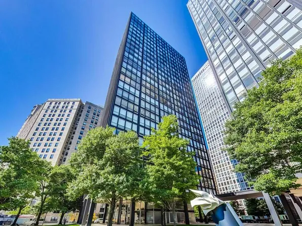 880 N Lake Shore Dr APT 18E, Chicago, IL 60611