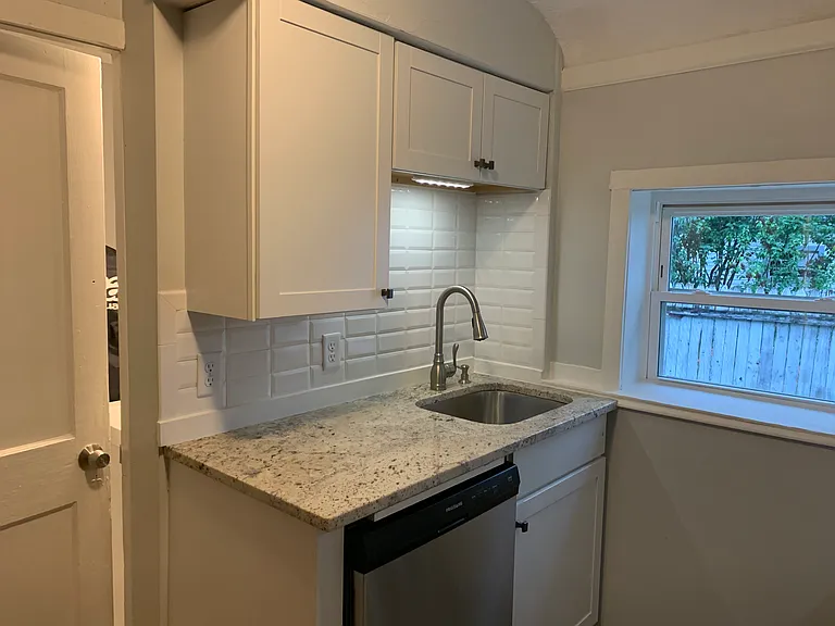 32 Shaffner St #A — Photo 10