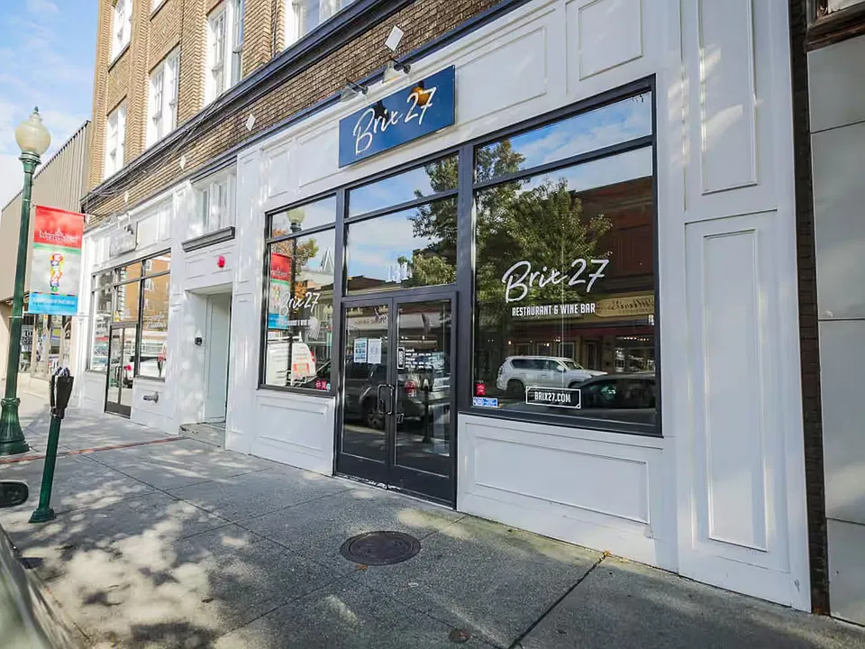 131 N Queen St #2