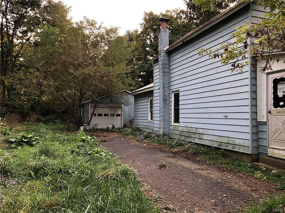 2nd image of 1384 E River Rd