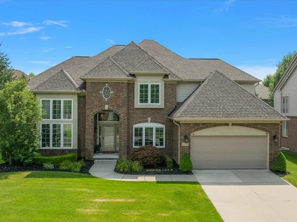 24729 Cavendish Ave E, Novi, MI 48375