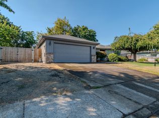 908 Juanita Way, Central Pt, OR 97502