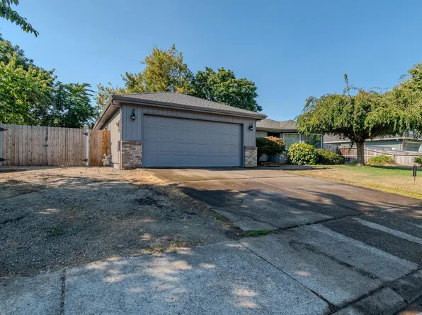 908 Juanita Way, Central Pt, OR 97502