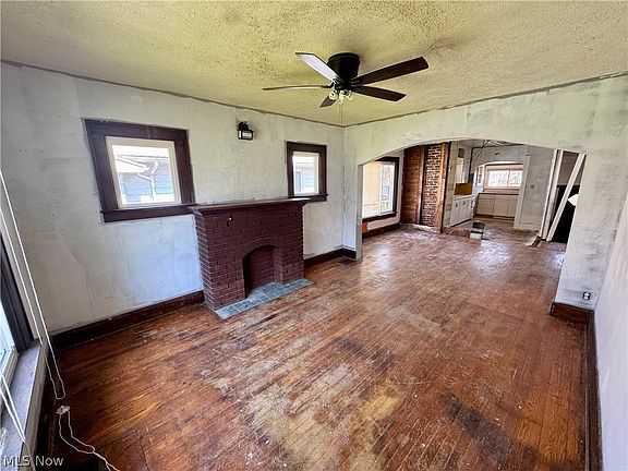 4th image of 1167 Trumbull Ave SE