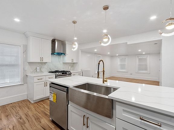 3rd image of 5 Oceanview St
