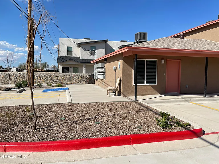 445 Gallagher St — Photo 3