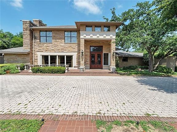 4th image of 3835 Bellaire Cir