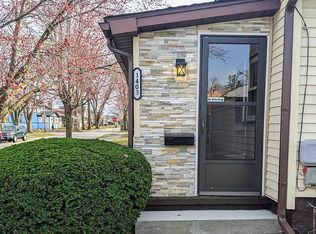 1403 Wright St, Bloomington, IL
