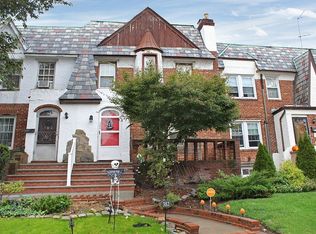 382 Cochran Pl, Valley Stream, NY 11581