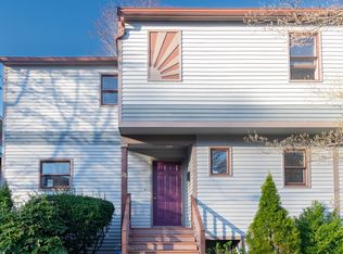 26 Pond St, Jamaica Plain, MA 02130