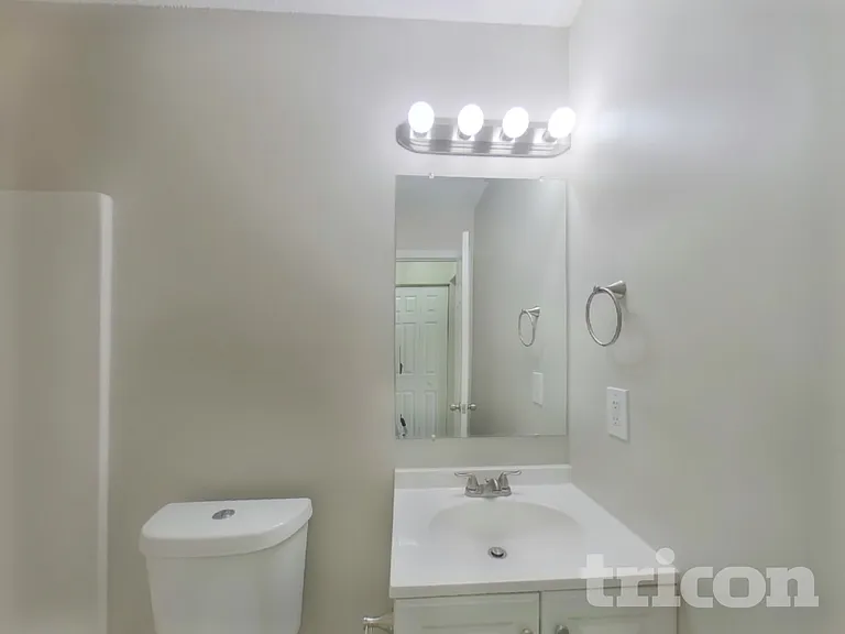 208 Denby Cir — Photo 15