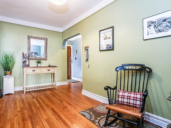 3rd image of 200 Hart Blvd APT 1F