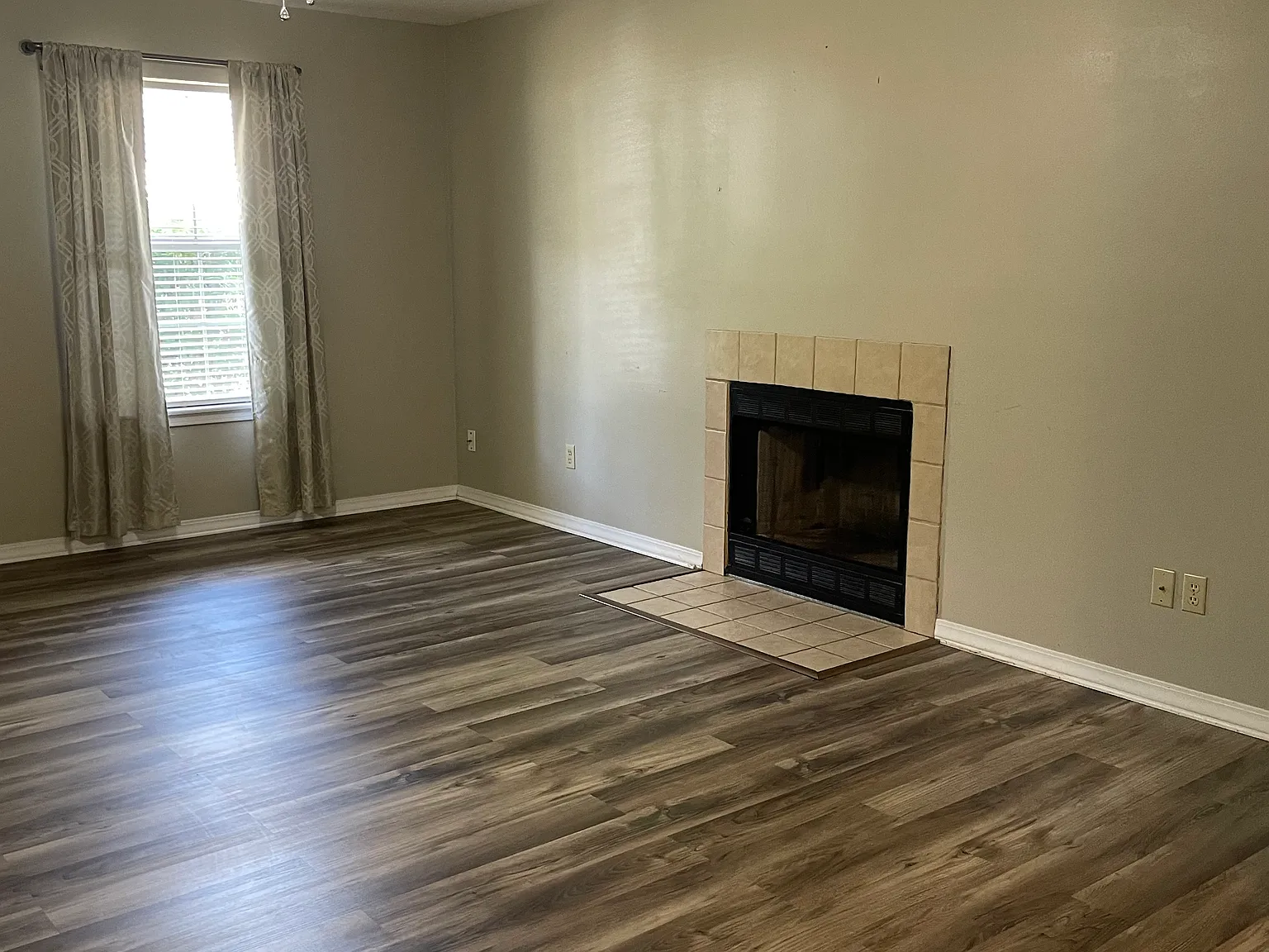 3 bed, 1100 sqft, $1,250 — Photo 4