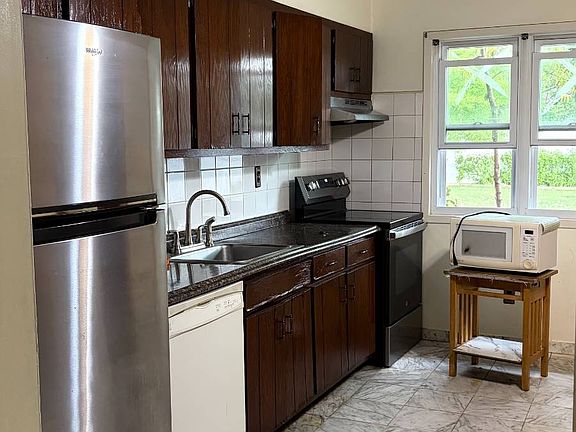 3rd image of 52B Evergreen St