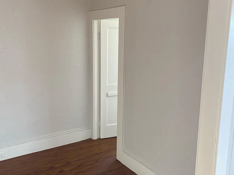 5-8 Clifford Ave — Photo 8