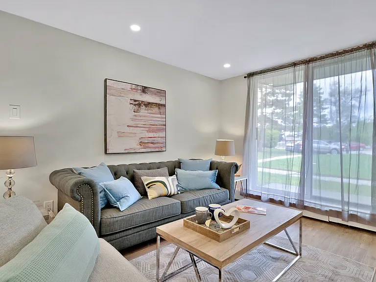 622 Upper Wentworth St #207 — Photo 2
