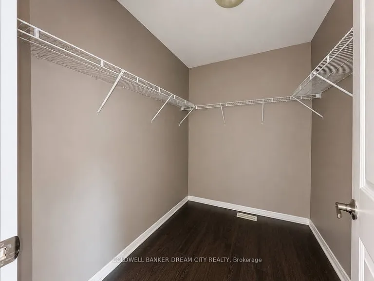 1124 Solomon Ct — Photo 12