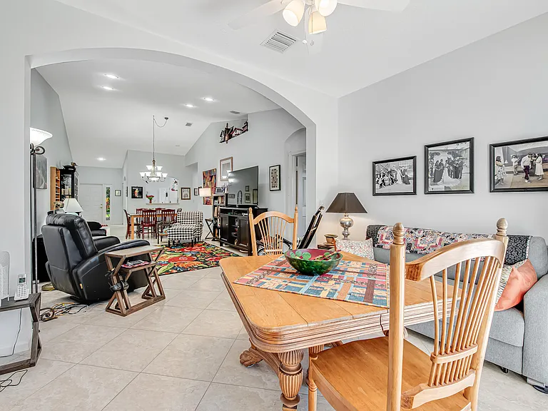 9543 Crescent View Dr N — Photo 11