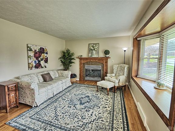 3rd image of 2829 Vale Dr