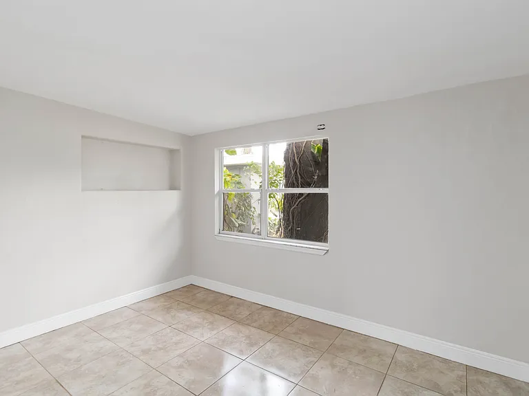 10598 106th Ave N #1 — Photo 7