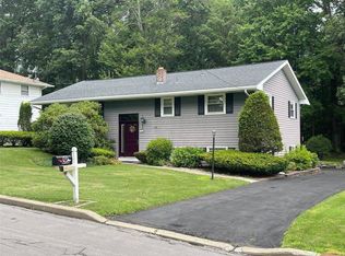 236 Ridgefield Rd, Endicott, NY 13760
