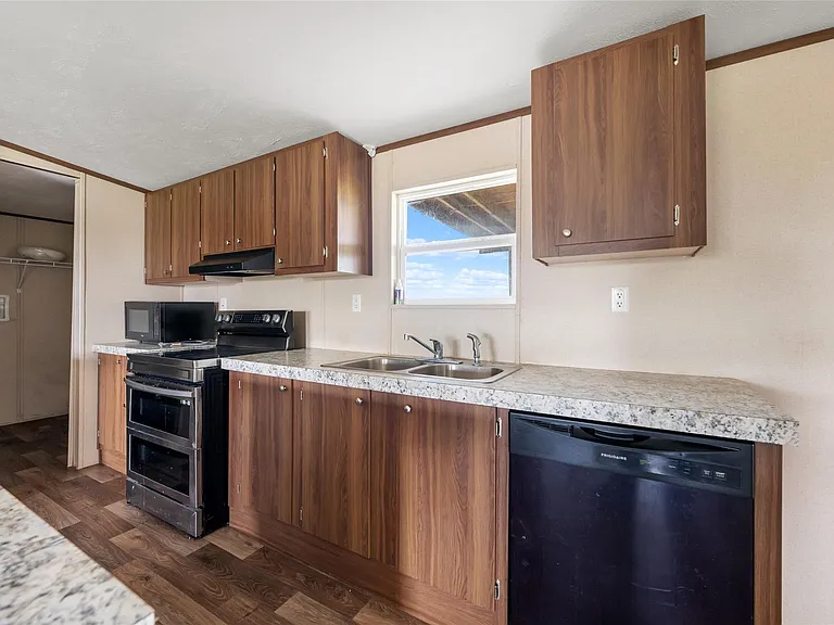 360 Shady Oaks #B — Photo 12