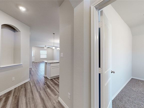 3rd image of 2043 Chief St