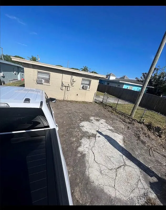 2 bed, 1.0 bath, 800 sqft, $1,725 — Photo 3