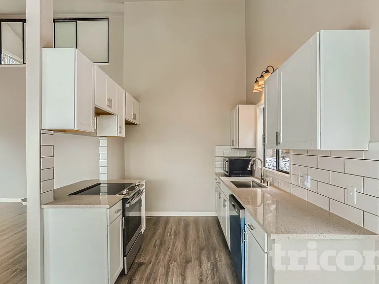 10727 Lake View Dr — Photo 13