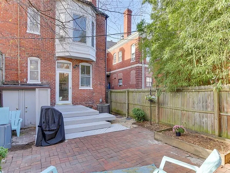 632 Redgate Ave — Photo 3