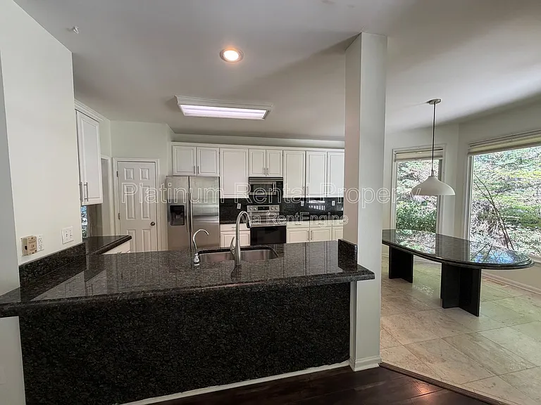 5975 Waterford Pl — Photo 10