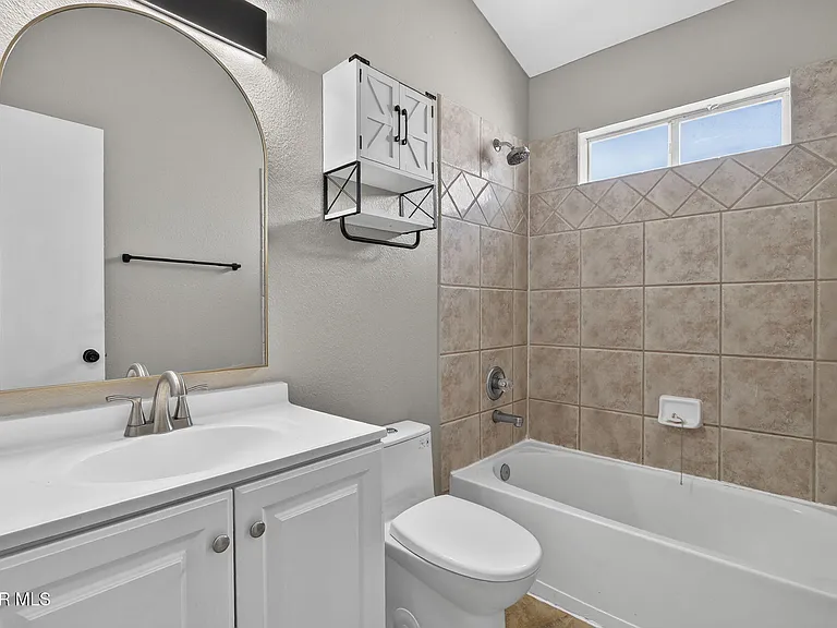 9128 Bur Oak Cir — Photo 18