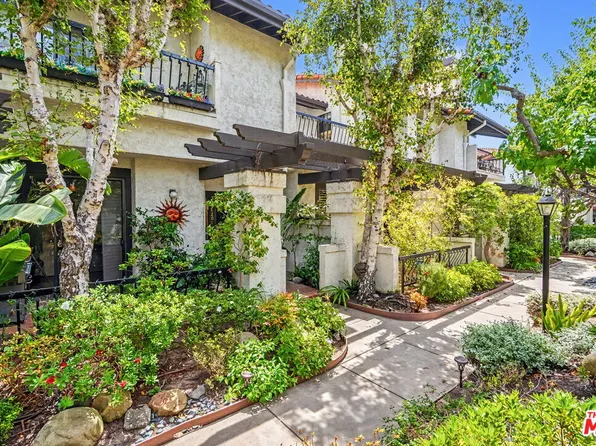 17204 Palisades Cir, Pacific Palisades, CA 90272