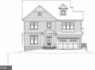 4933 34th St N, Arlington, VA 22207